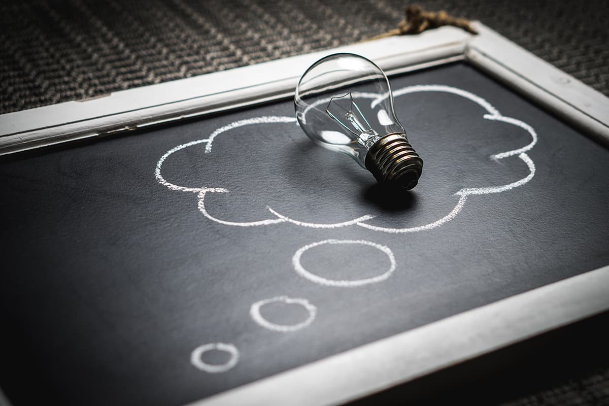 成長の早い人間は、常にインプットを心掛け、頭を使って仕事をする。