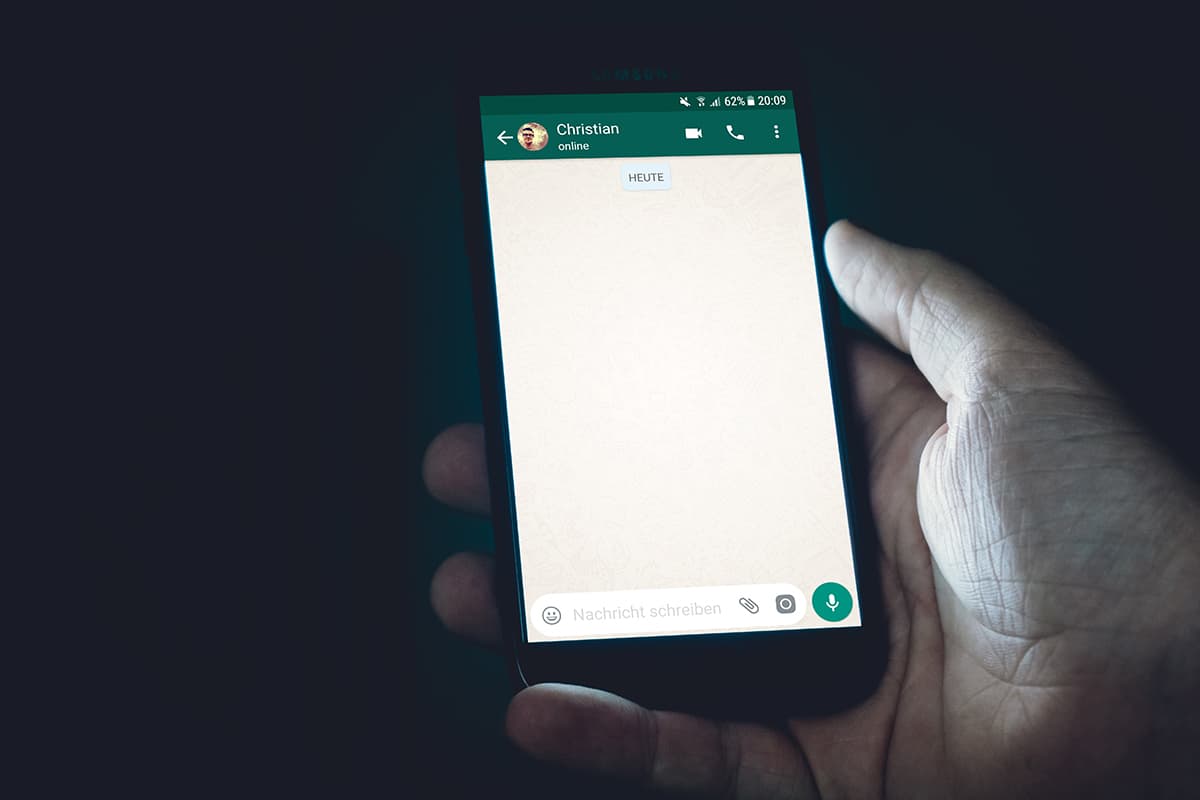 どんな状況であっても、メールの返事は早い方が良いです。