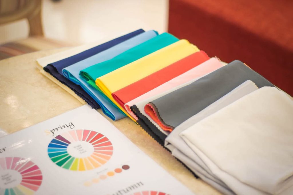 パーソナルカラーで人生は変わる。