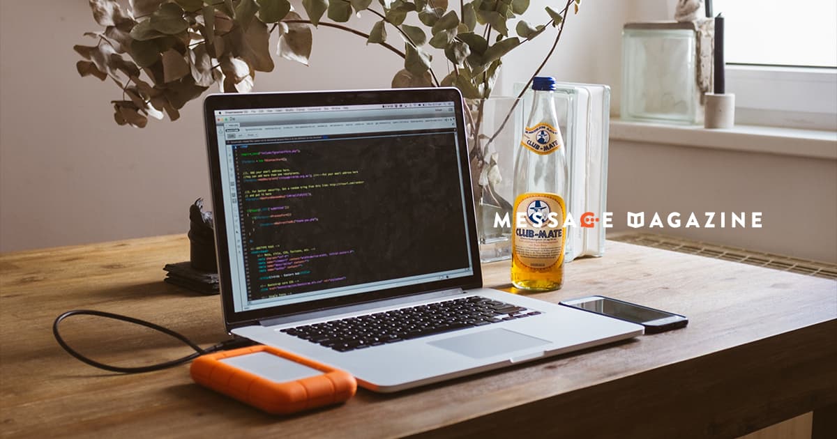現在は予約待ち・休みなし状態のクリエイターのリアルな仕事環境。