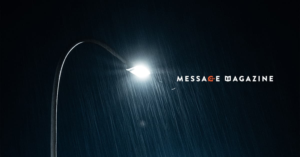 傷付けるから傷付けられる、裏切るから裏切られる、与えるから与えられる。